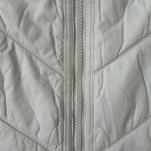 Athleta Rock Ridge Primaloft Vest in Moonlight Grey Blue Silver - Size XXS - Picture 7 of 13